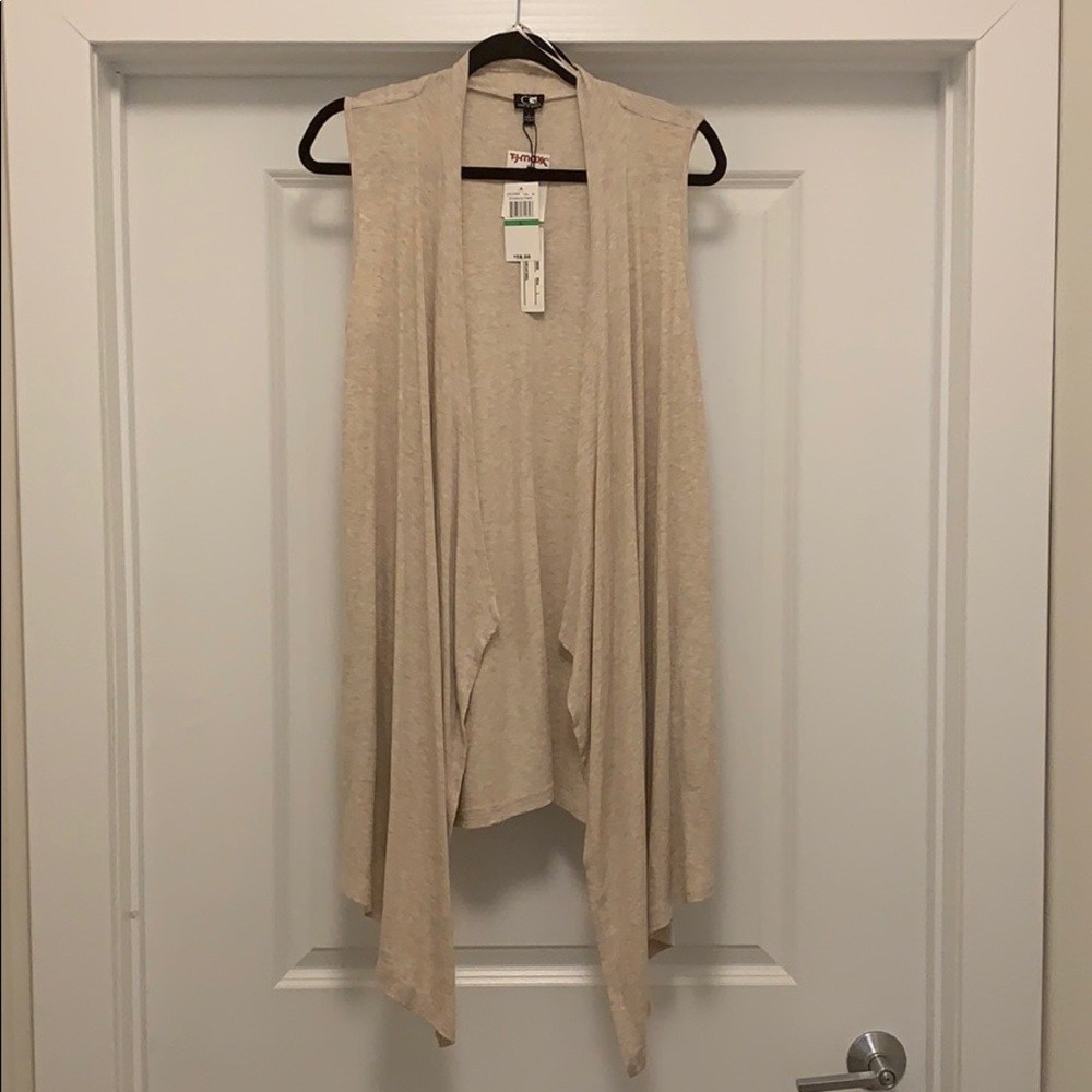 “Cable & Gauge” Sleeveless Cardigan